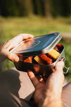 Lade das Bild in den Galerie-Viewer, geöffnete Brotzeitdose