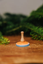 Lade das Bild in den Galerie-Viewer, Eisstock-Miniatur, handbemalt