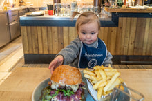 Lade das Bild in den Galerie-Viewer, Lätzchen