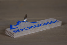 Lade das Bild in den Galerie-Viewer, Schlüsselanhänger aus Holz