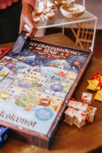 Lade das Bild in den Galerie-Viewer, Adventskalender Berchtesgadener Handwerkskunst mit 24 Miniaturen
