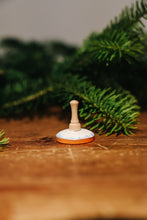 Lade das Bild in den Galerie-Viewer, Eisstock-Miniatur, handbemalt
